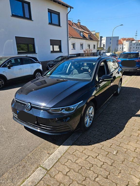 Schwarz Gebraucht 2021 VW Golf VIII Life Kombi | 18.500 € (Superpreis) - Bild 1/4