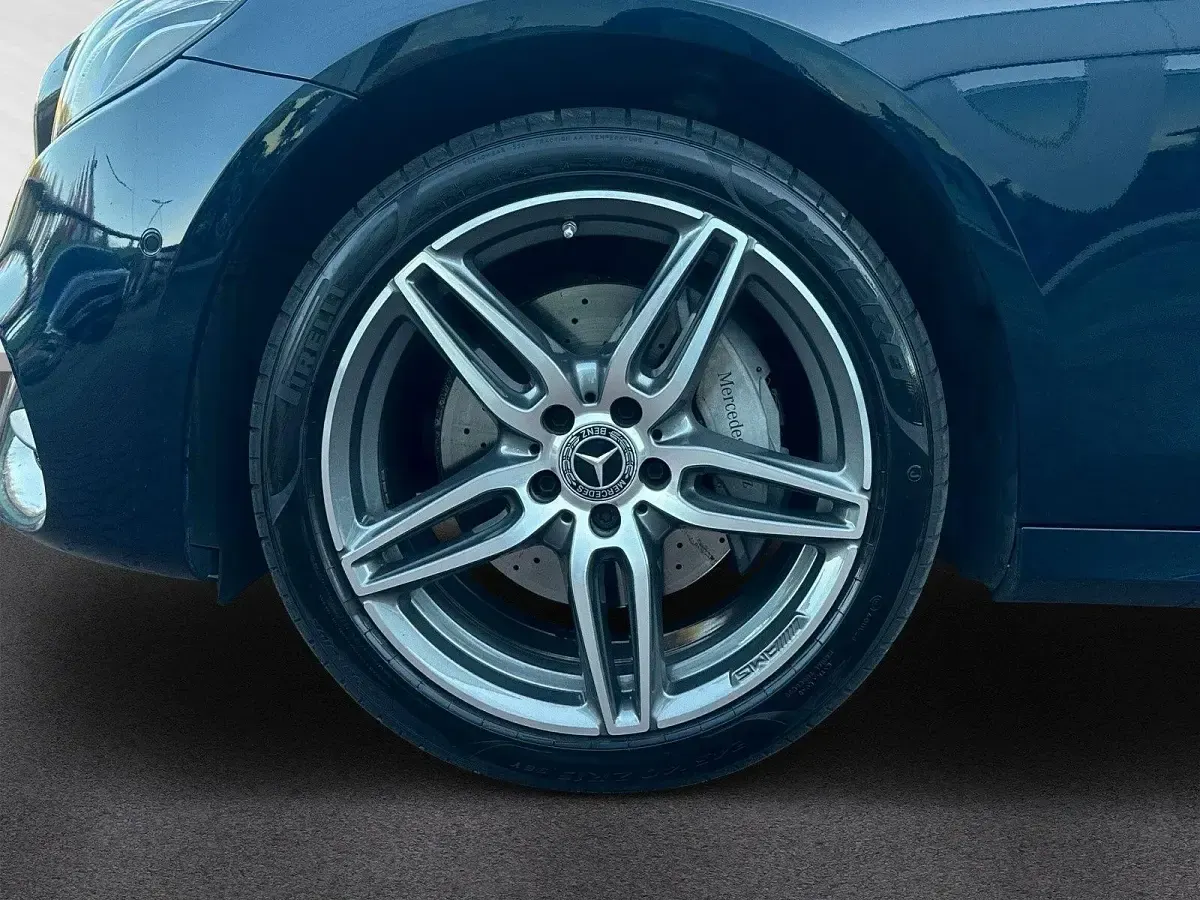 Brugt Mercedes E220 AMG 194 HK (142 kW) 2018 Blå Sedan
