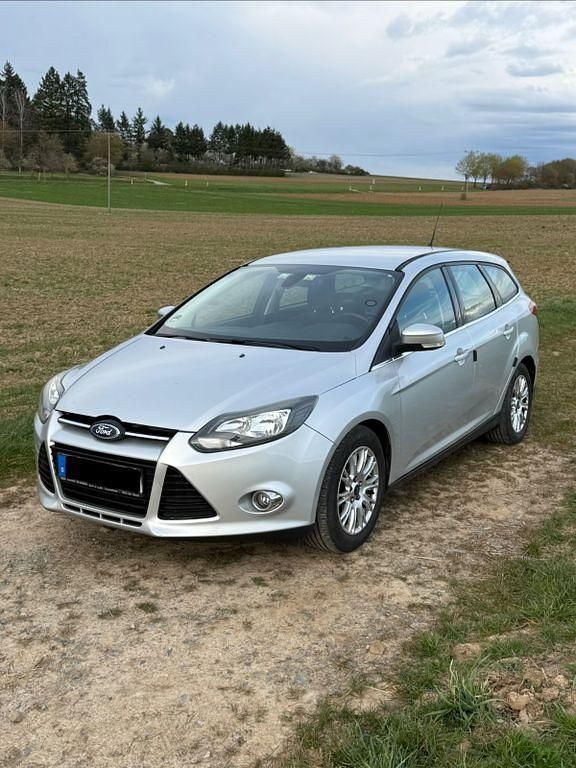 Gebraucht Ford Focus 125 PS (91 kW) 2011 Silber Limousine