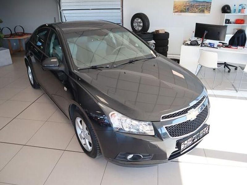Gebraucht Chevrolet Cruze LS 113 PS (83 kW) 2011 Carbon flash Limousine