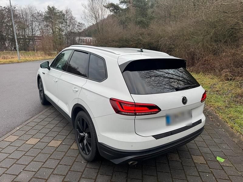 Gebraucht VW Touareg 231 PS (169 kW) 2019 Weiß SUV