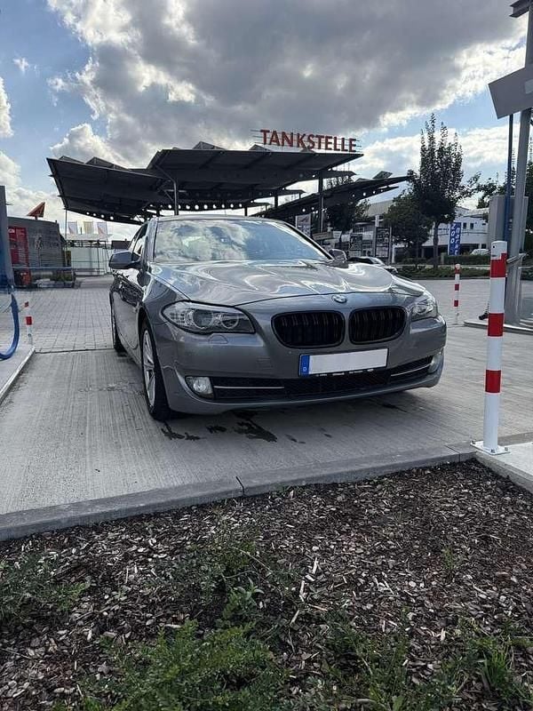 Grau Gebraucht 2011 BMW 535 Limousine | 9.000 € (Superpreis) - Bild 1/4