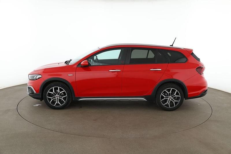 Usado Fiat Tipo Red 131 CV (96 kW) 2022 Rojo Familiar