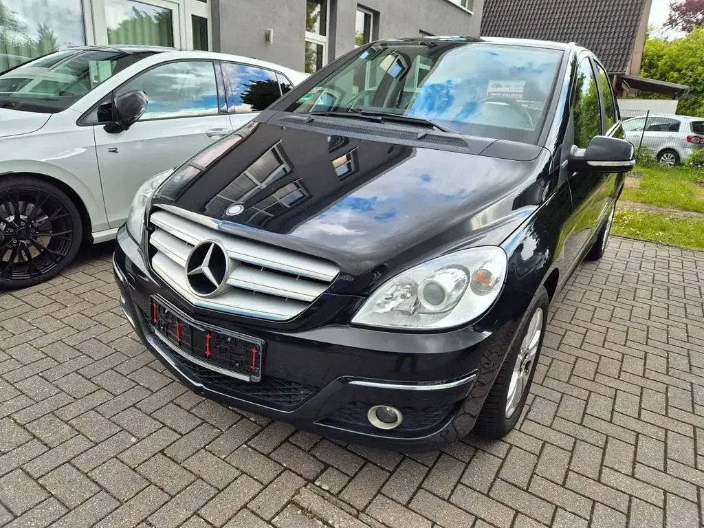 Gebraucht Mercedes B180 116 PS (85 kW) 2011 Schwarz Van / Kleinbus