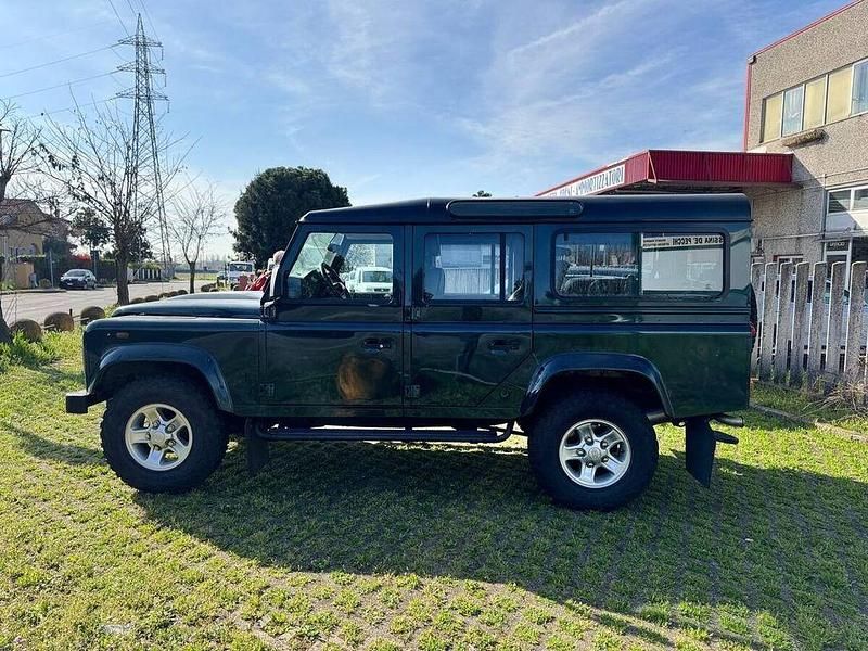 Gebraucht Land Rover Defender 122 PS (89 kW) 2012 Grün Kombi