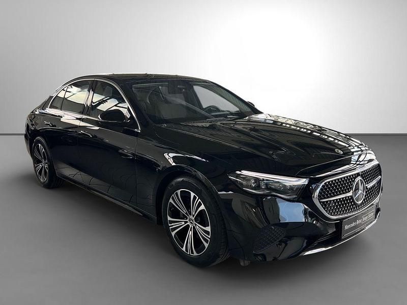Gebraucht Mercedes E220 Avantgarde 197 PS (144 kW) 2025 Schwarz Limousine