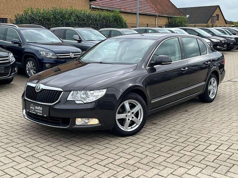 Gebraucht Skoda Superb 170 PS (125 kW) 2011 Mocca braun Limousine