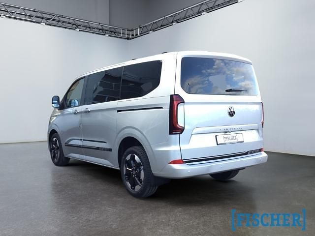 Neu VW Caravelle Edition 150 PS (110 kW) 2026 Light grey metallic (grau) Van