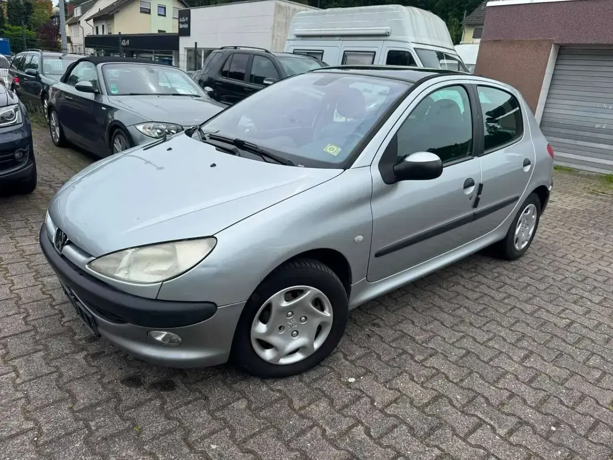 Gebraucht Peugeot 206 Premium 109 PS (80 kW) 2002 Grau Limousine