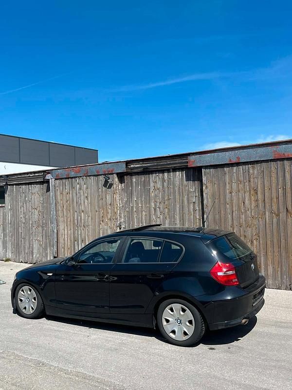 Second-hand BMW 120 2007 Negru Hatchback