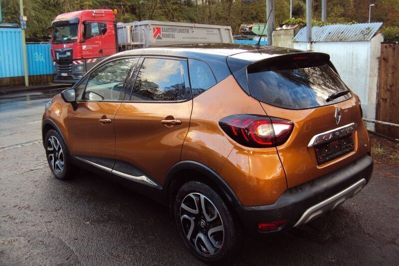 Schwarz Gebraucht 2017 Renault Captur Intens SUV | 11.900 € (Fairer Preis) - Bild 1/4