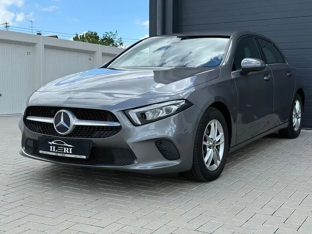 Gebraucht Mercedes A200 163 PS (119 kW) 2018 Grau Limousine