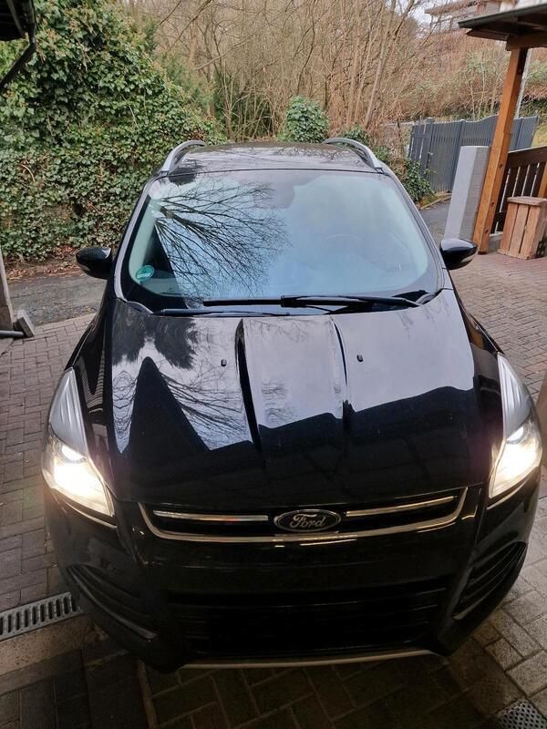 Schwarz Gebraucht 2016 Ford Kuga Titanium SUV | 15.000 € (Fairer Preis) - Bild 1/4