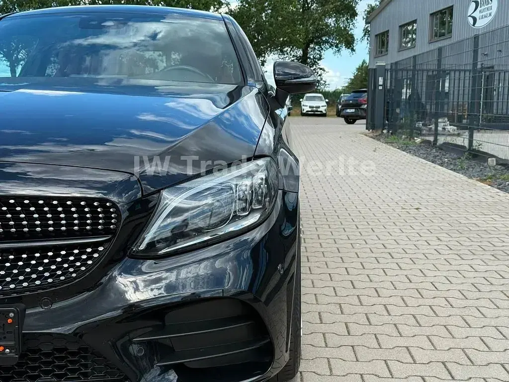 Gebraucht Mercedes C300 AMG 245 PS (180 kW) 2019 Schwarz Coupé