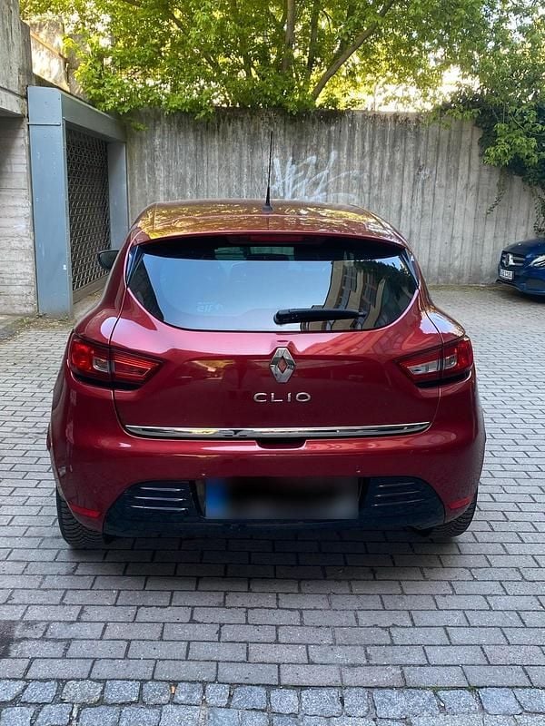 Gebraucht Renault Clio IV LIMITED 118 PS (86 kW) 2017 Rot Kleinwagen