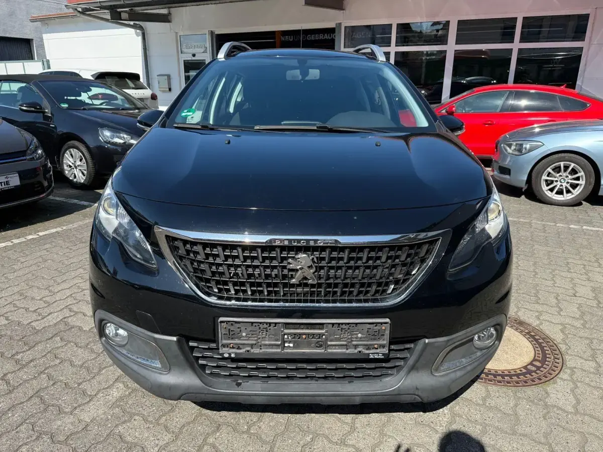 Second-hand Peugeot 2008 Active 110 CP (80 kW) 2017 Negru SUV