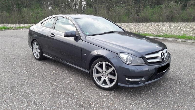 Gebraucht Mercedes C220 170 PS (125 kW) 2015 Grau Coupé