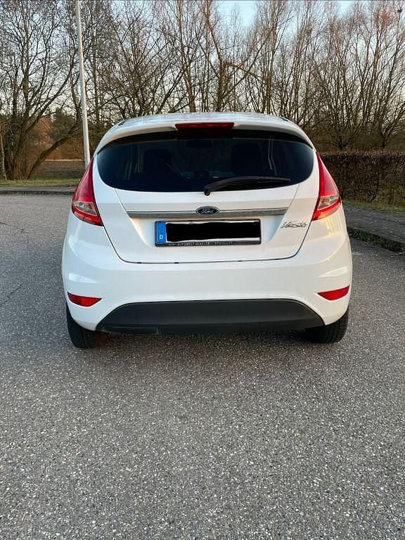 Gebraucht Ford Fiesta Titanium 82 PS (60 kW) 2010 Weiß Kleinwagen