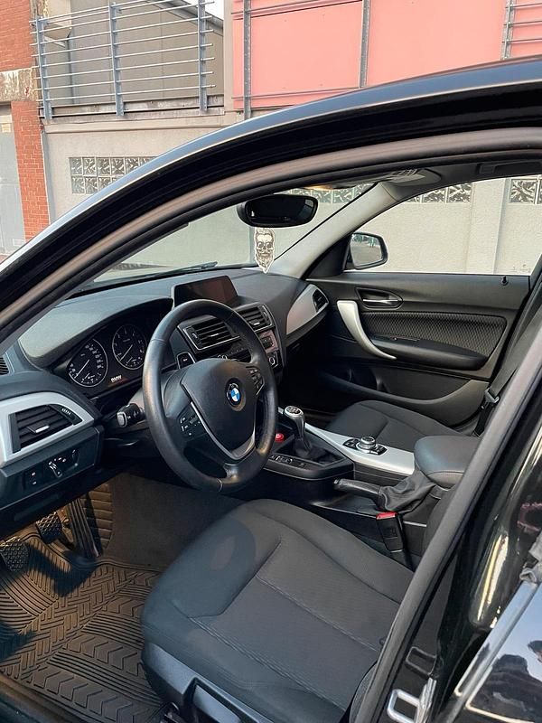 Gebraucht BMW 116 Advantage 116 PS (85 kW) 2016 Schwarz Kleinwagen