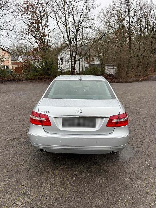 Gebraucht Mercedes E350 2010 Silber Limousine