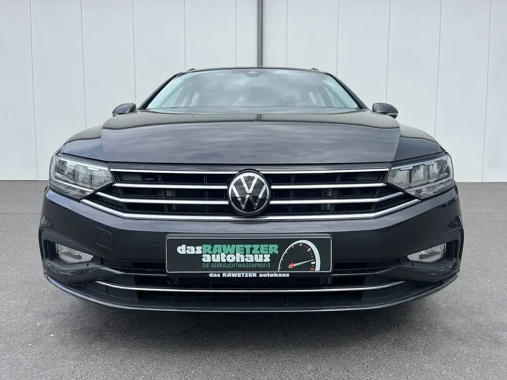 Gebraucht VW Passat Business 150 PS (110 kW) 2021 Mangangrau Kombi