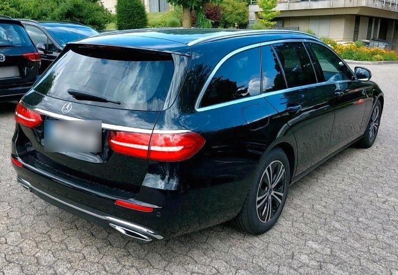 Gebraucht Mercedes E200 197 PS (144 kW) 2020 Schwarz Kombi
