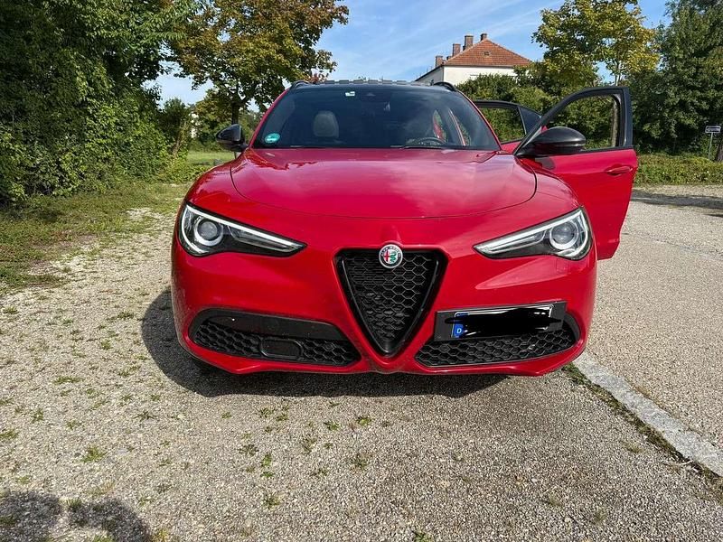 Gebraucht 2019 Alfa Romeo Stelvio Tech Edition SUV | 21.999 € (Superpreis) - Bild 1/4
