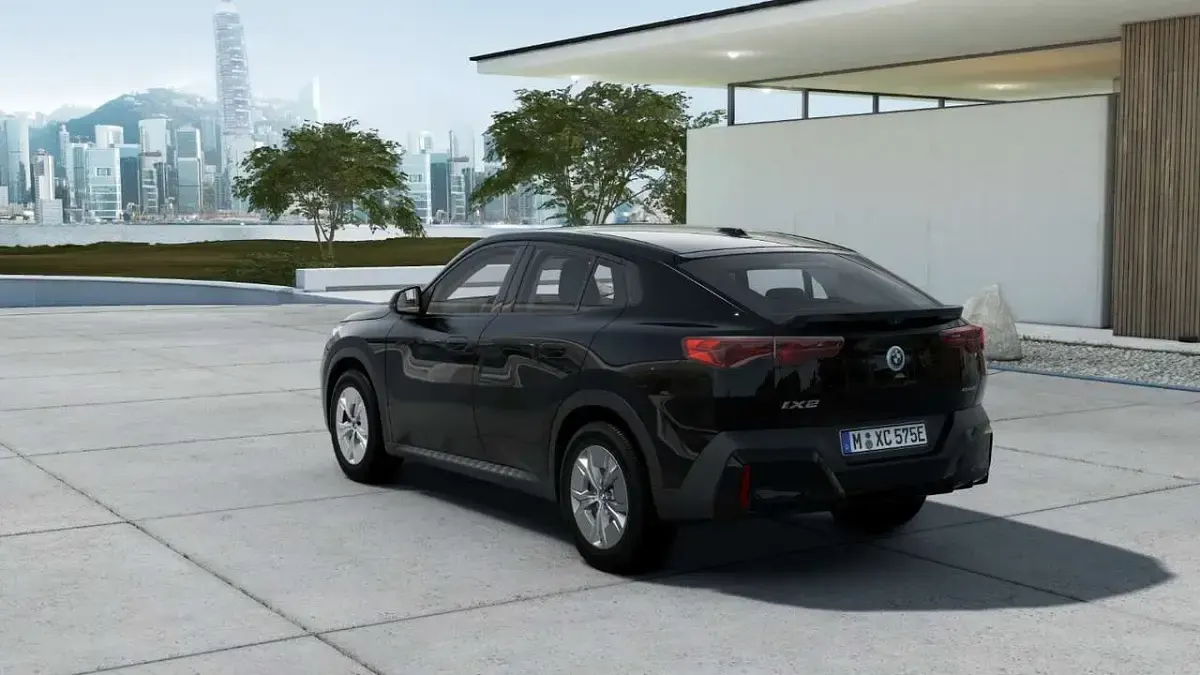 Neu BMW iX2 Performance 150 kW (204 PS) 2025 Schwarz uni SUV