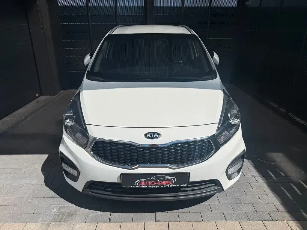 Gebraucht Kia Carens Vision 166 PS (122 kW) 2018 Weiß Van / Kleinbus