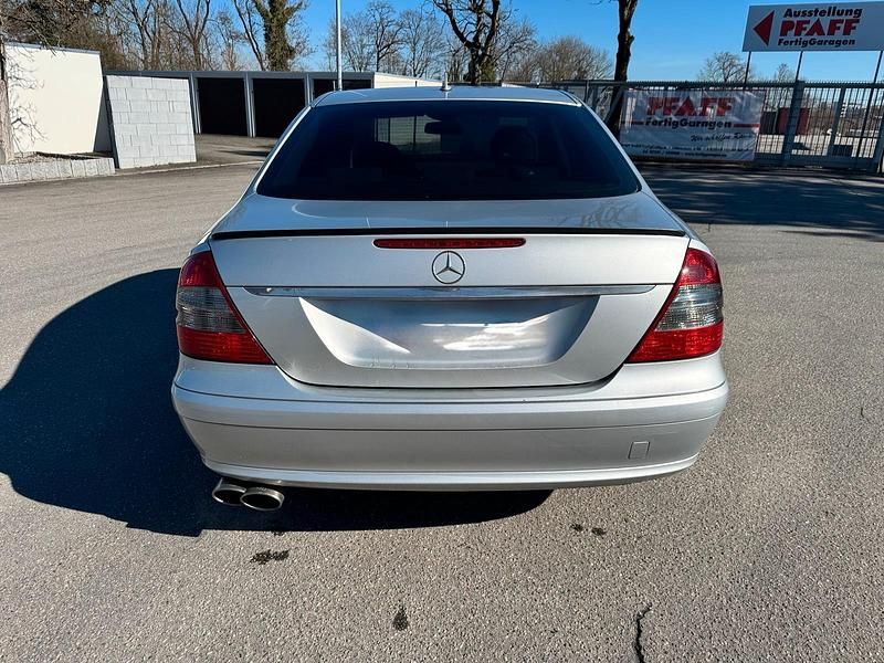 Gebraucht Mercedes E280 231 PS (169 kW) 2007 Silber Limousine