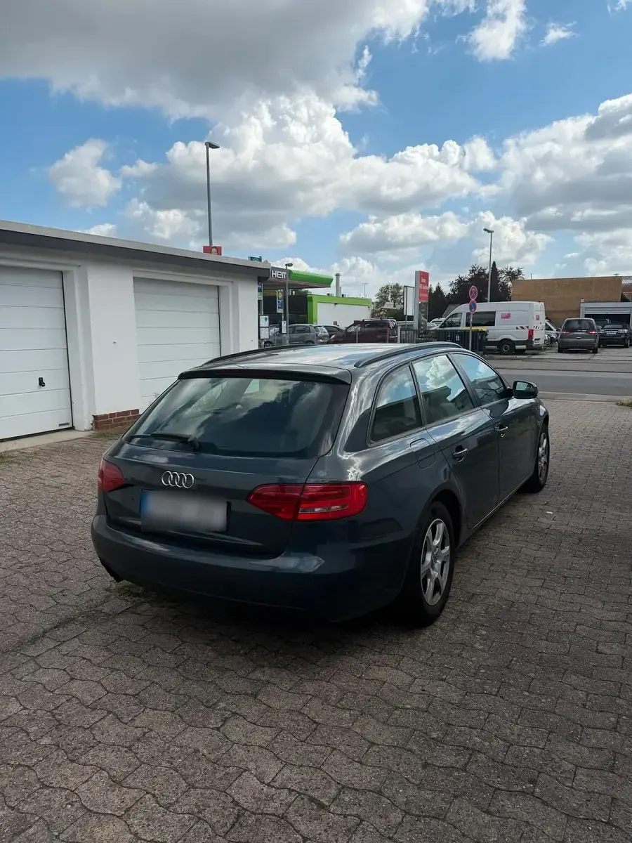 Gebraucht Audi A4 120 PS (88 kW) 2011 Blau Kombi