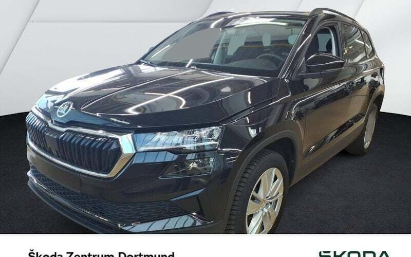 Schwarz Gebraucht 2024 Skoda Karoq Selection SUV | 28.444 € (Superpreis) - Bild 1/4