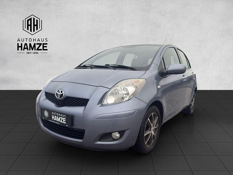 Blau Gebraucht 2010 Toyota Yaris Life Limousine | 5.990 € (Fairer Preis) - Bild 1/4