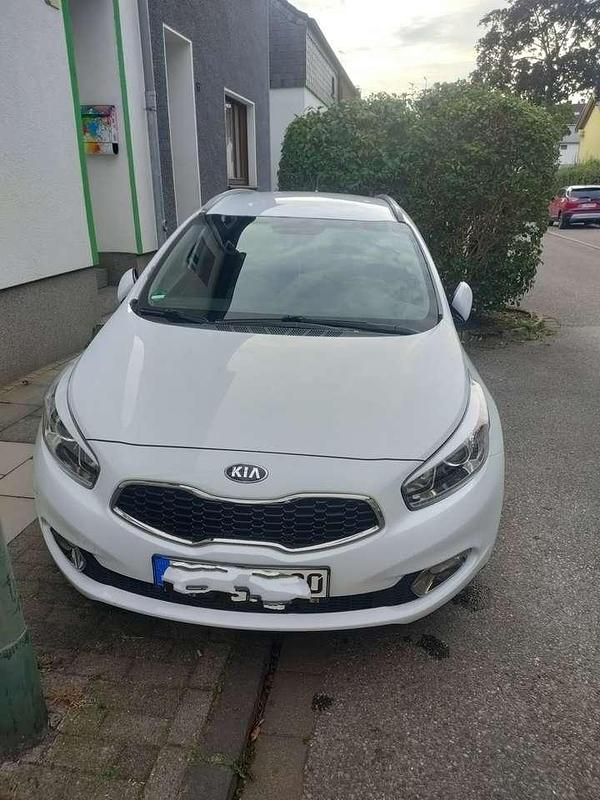 Gebraucht Kia Ceed Sportswagon DREAM-TEAM Edition 128 PS (94 kW) 2013 Kombi