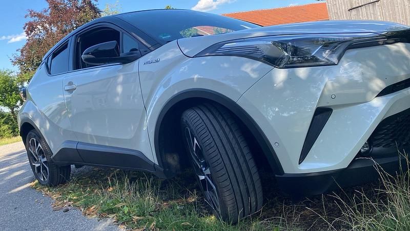 Weiß Gebraucht 2017 Toyota C-HR Style SUV | 17.000 € (Fairer Preis) - Bild 1/1