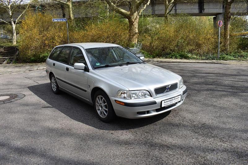 Gebraucht Volvo V40 Comfort 122 PS (89 kW) 2001 Silber Kombi
