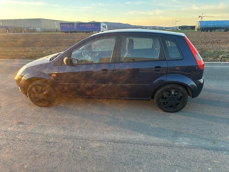 Gebraucht Ford Fiesta 80 PS (58 kW) 2005 Blau Kleinwagen