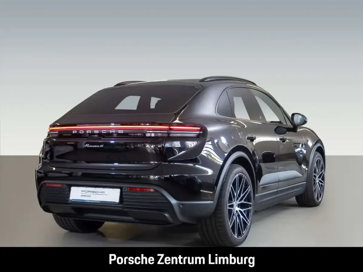 Gebraucht Porsche Macan 300 kW (408 PS) 2026 Tiefschwarzmetallic SUV