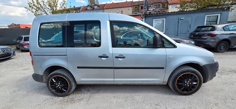 Second-hand VW Caddy 102 CP (75 kW) 2007 Argintiu Monovolum