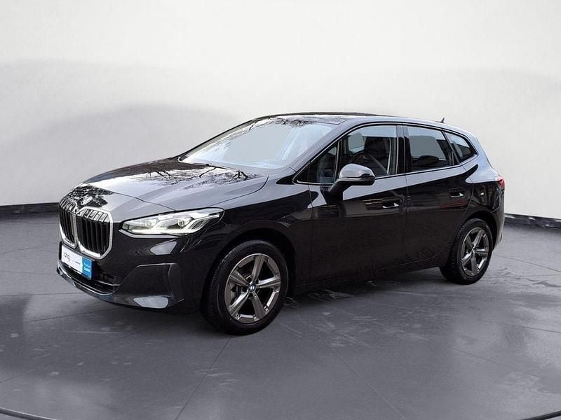 Gebraucht BMW 220 Active Tourer 156 PS (114 kW) 2025 Schwarz Van / Kleinbus