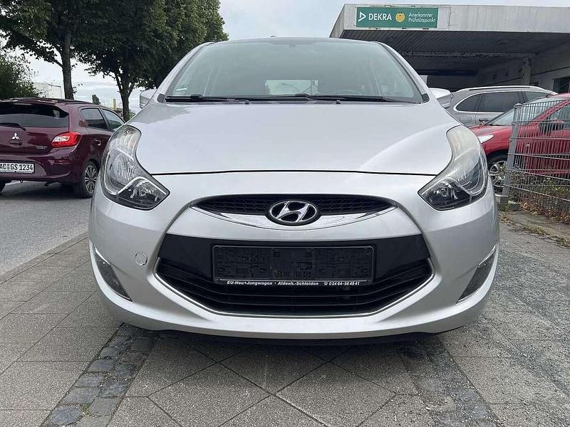 Gebraucht Hyundai ix20 116 PS (85 kW) 2014 Silber Kleinwagen