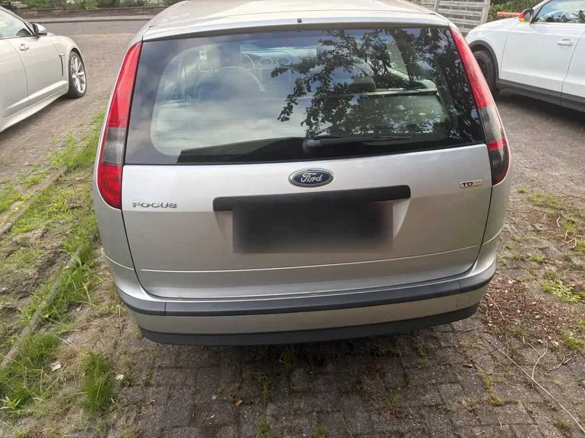 Gebraucht Ford Focus Ambiente 109 PS (80 kW) 2006 Silber Kombi
