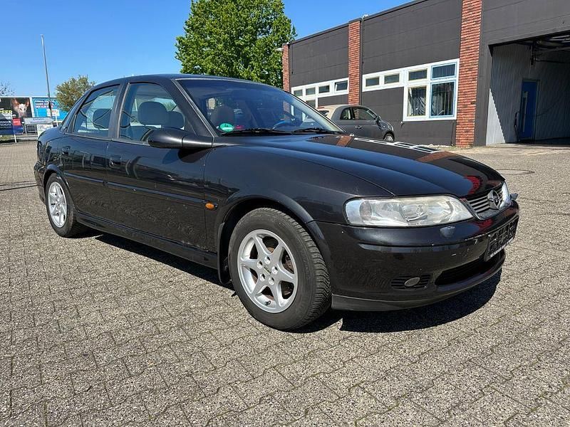 Gebraucht Opel Vectra Comfort 125 PS (91 kW) 2001 Grün Limousine