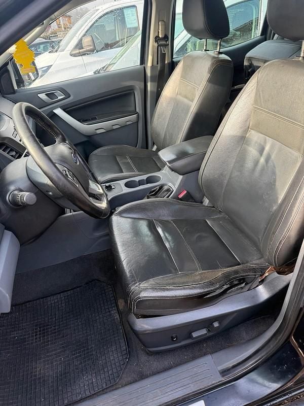 Gebraucht Ford Ranger 200 PS (147 kW) 2015 Schwarz Abholung