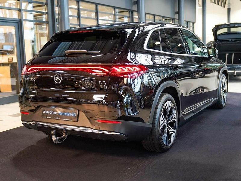 Gebraucht Mercedes EQE300 Electric Art 180 kW (245 PS) 2025 Schwarz SUV