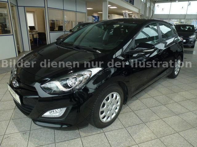 Gebraucht Hyundai i30 Classic 90 PS (66 kW) 2015 Schwarz metallic Limousine