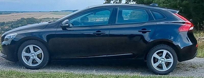 Gebraucht Volvo V40 Kinetic 122 PS (89 kW) 2018 Schwarz Kombi