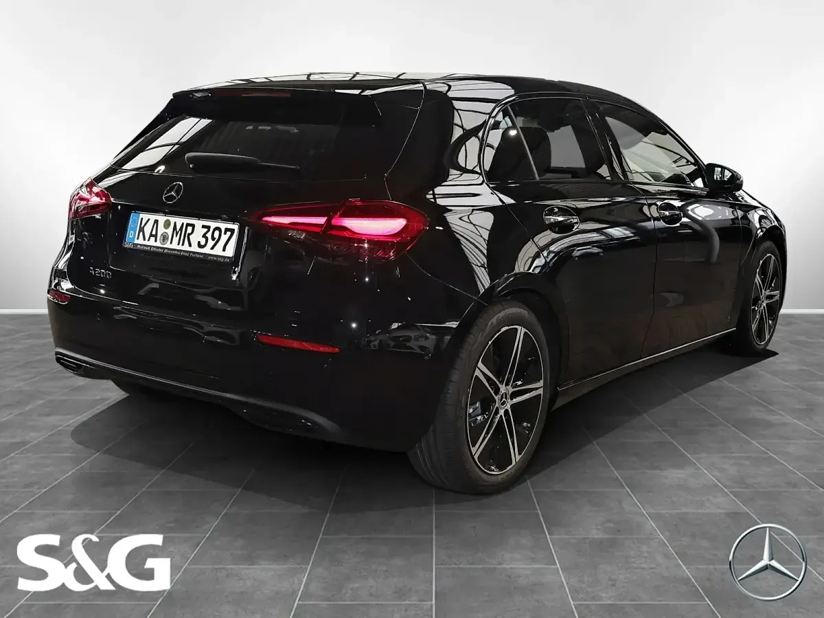 Gebraucht Mercedes A200 Progressive 163 PS (119 kW) 2026 Unilack nachtschwarz Limousine