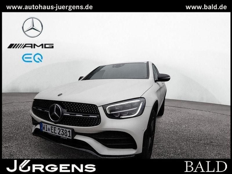 Gebraucht Mercedes GLC300e AMG 194 PS (142 kW) 2024 Weiss manufaktur diamantweiss bright Coupé