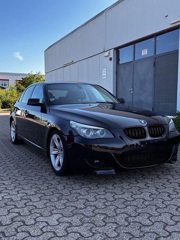 Gebraucht BMW 530 235 PS (172 kW) 2010 Schwarz Limousine